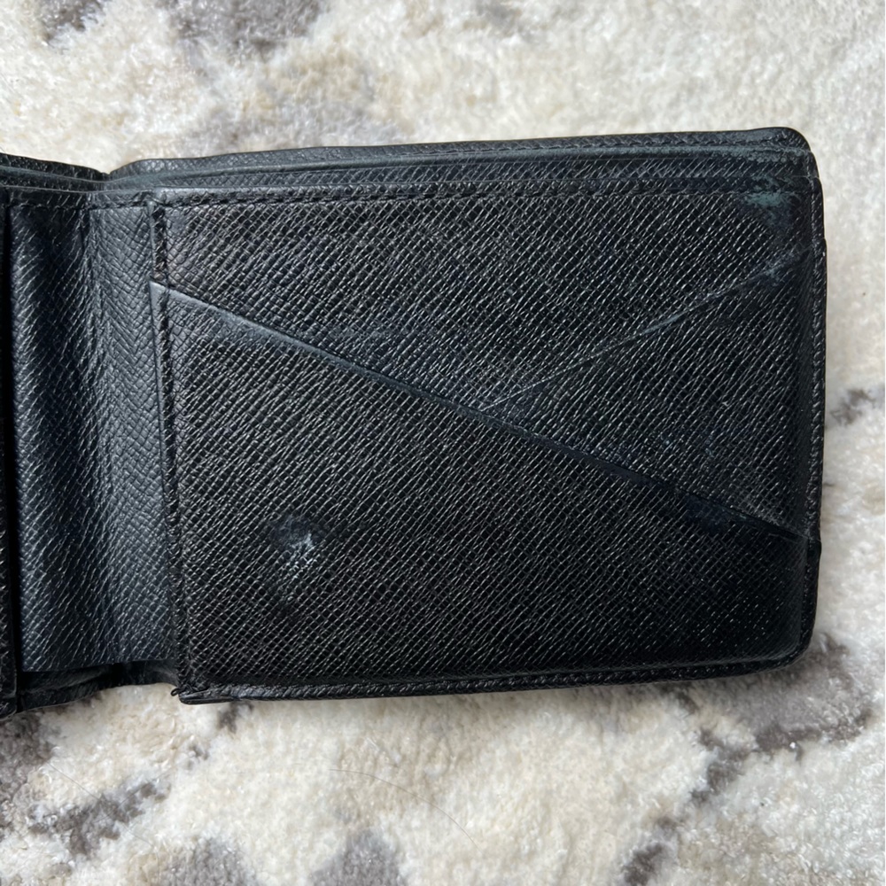 Louis Vuitton Men’s Black Damier Wallet - Picture 6 of 7